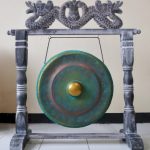 Srednje velik gong v stojalu – 35cm