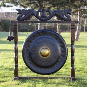 Velik gong v starinskem stojalu – 80cm
