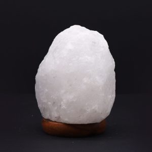Kristalna himalajska solna lučka – cca 1,5–2kg