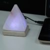 Himalajska solna lučka – USB – bela piramida (večbarvna svetloba) – 9cm
